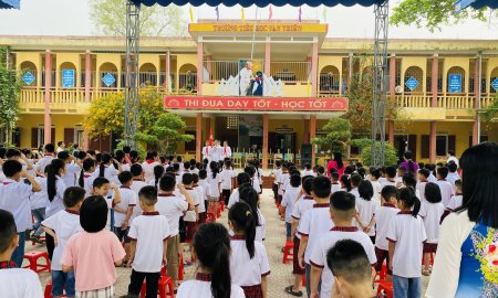 Tiết sinh hoạt dưới cờ “Kỷ niệm 70 năm chiến thắng Điện Biên Phủ” ý nghĩa của Trường Tiểu học Vạn Thiện